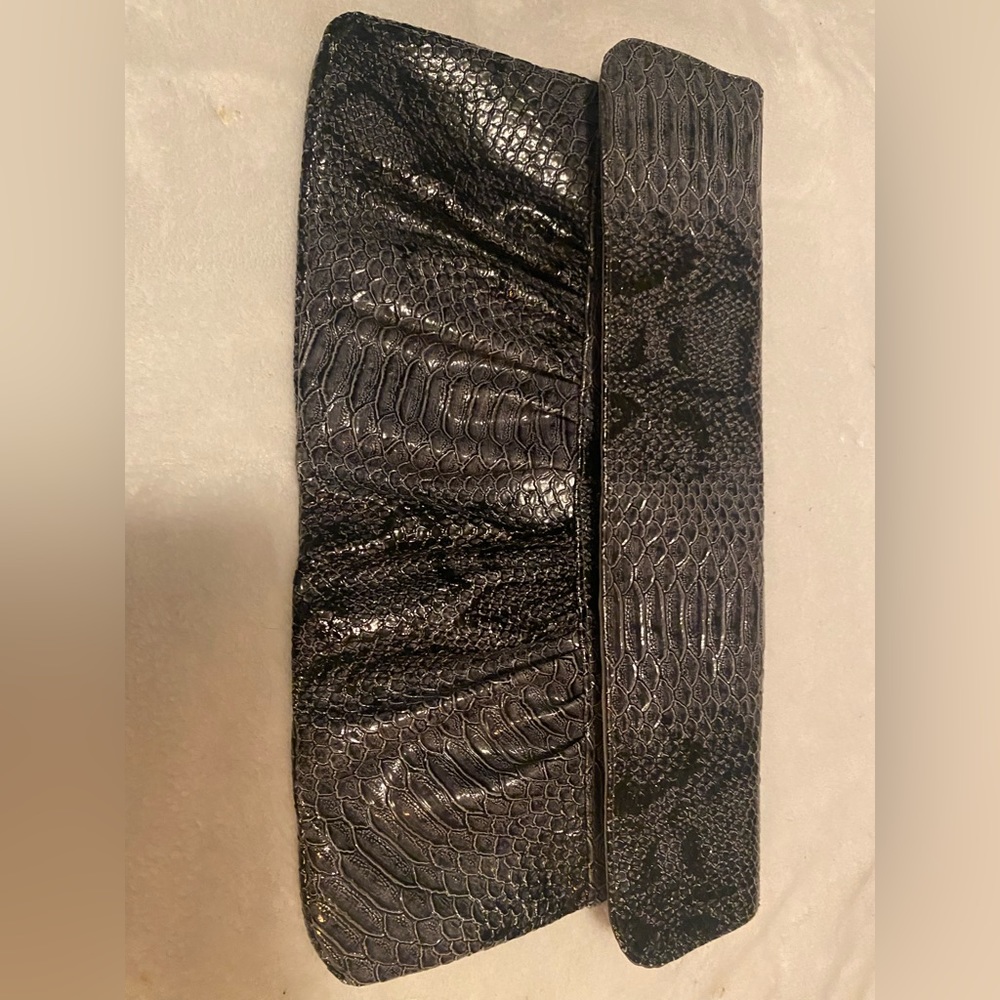 Grey textured clutch